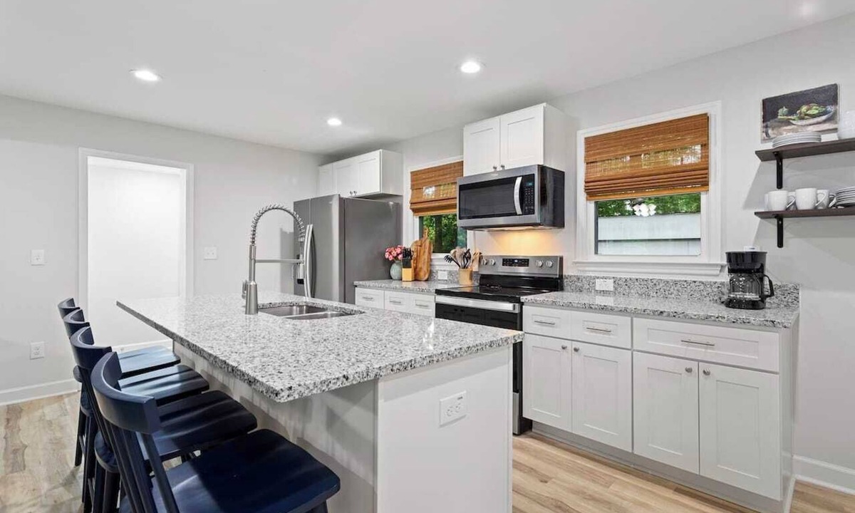 Zebulon House | Fenced In|Updated|Pets OK|3 Bed 2 Bath|Walkable DT