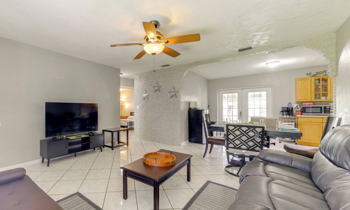 Miramar House | Fenced-In Yard! Home 3 Mi to Hard Rock Stadium