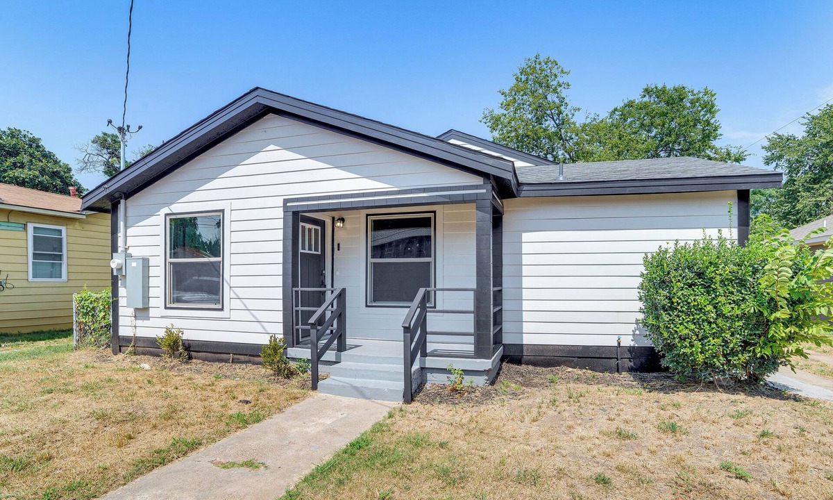 South Dallas - Fair Park House | Fenced-In Yard: Home < 5 Mi to Dtwn Dallas!