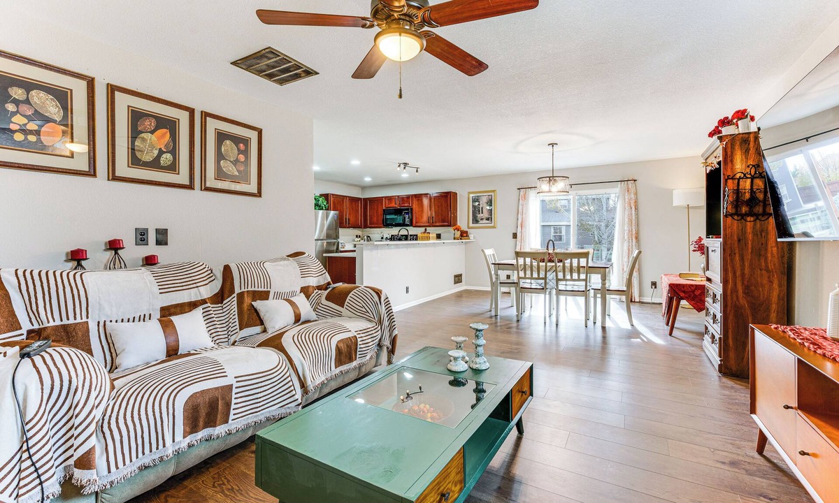 Lochbuie House | Fenced-In Yard w/Deck: Pet-Friendly Lochbuie Home