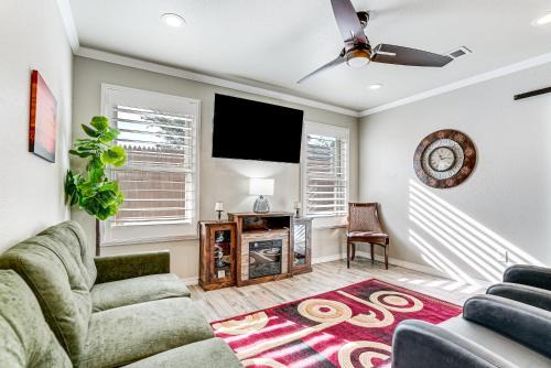 Amarillo House | Fenced Yard: Modern Barndominium in Amarillo!