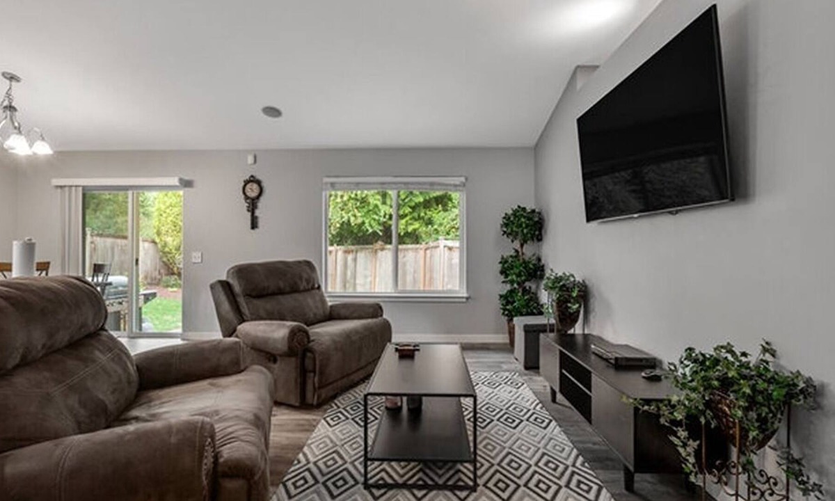 Snohomish House | Fenced yard - Mud proof - 3BD 2BA Apt