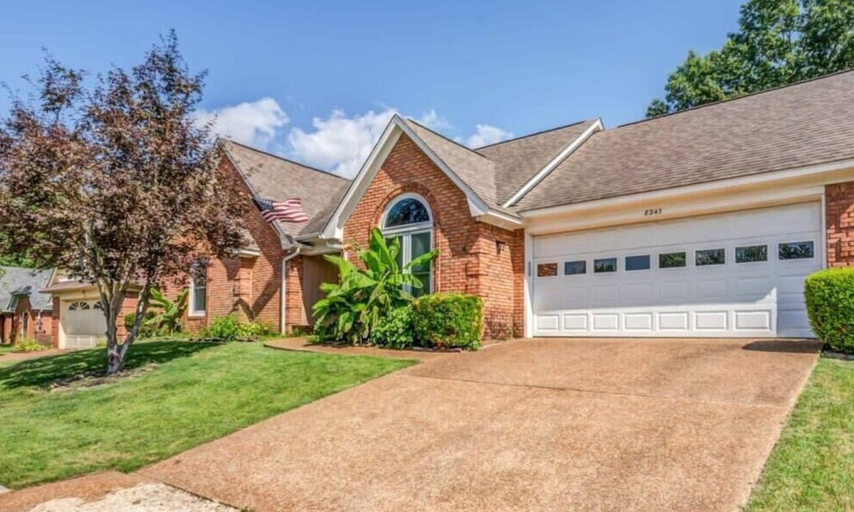 Cordova House | Fenced Yard w/Pool! Comfy & Convenient in Cordova