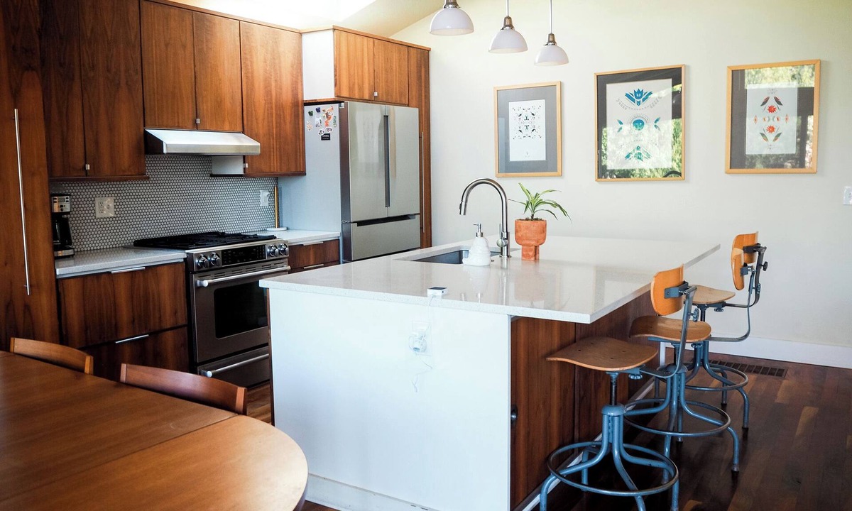 Richmond House | Fenced Yard, Walkable, Parking!