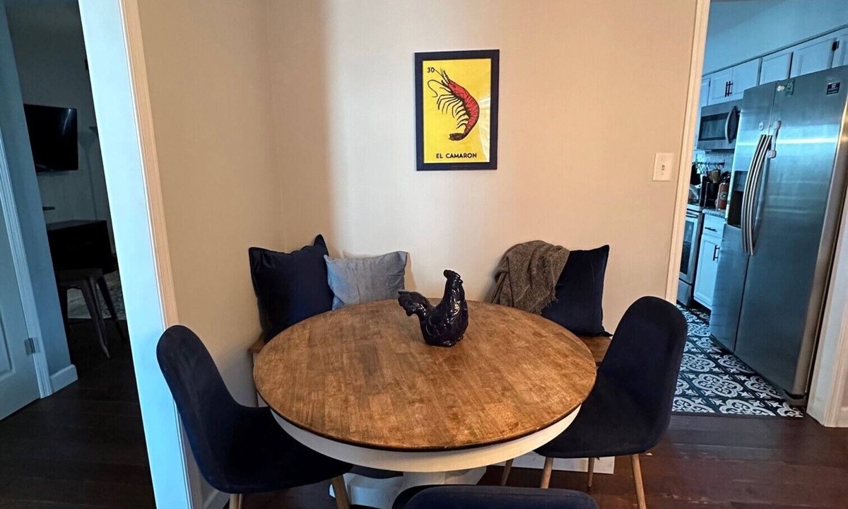 Windsor Forest House | Fenced Yard with Golf Course View Close To Everything!