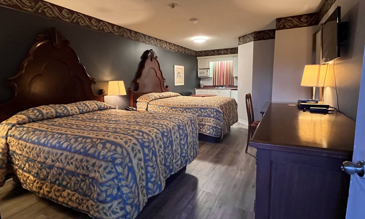 Fenelon Falls Hotel | Fenelon Inn