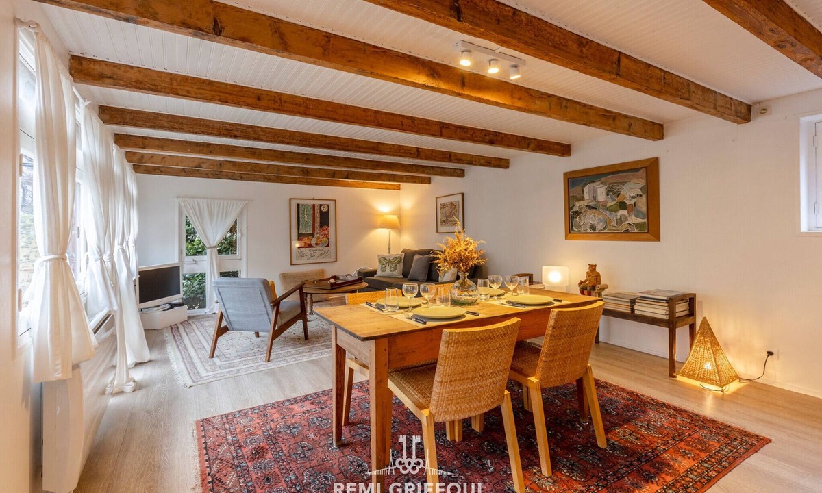 Enclos Apartment | Fenêtres sur cour 3★ | Duplex in the Heart of the City Center | 4 Guests