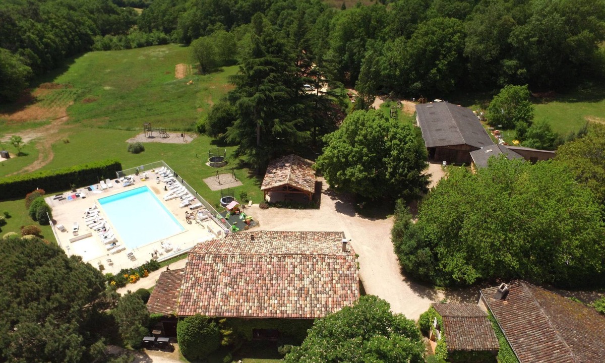 Gavaudun House | Feriendorf im Périgord Großes Ferienhaus für 18 oder 20 Personen. by Interhome