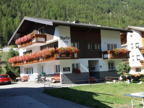 Saas Grund Apartment | Ferienhaus Perle