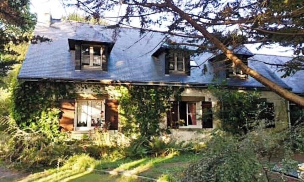 Saint-Lyphard House | Ferienoase mit Großem Garten und Pool