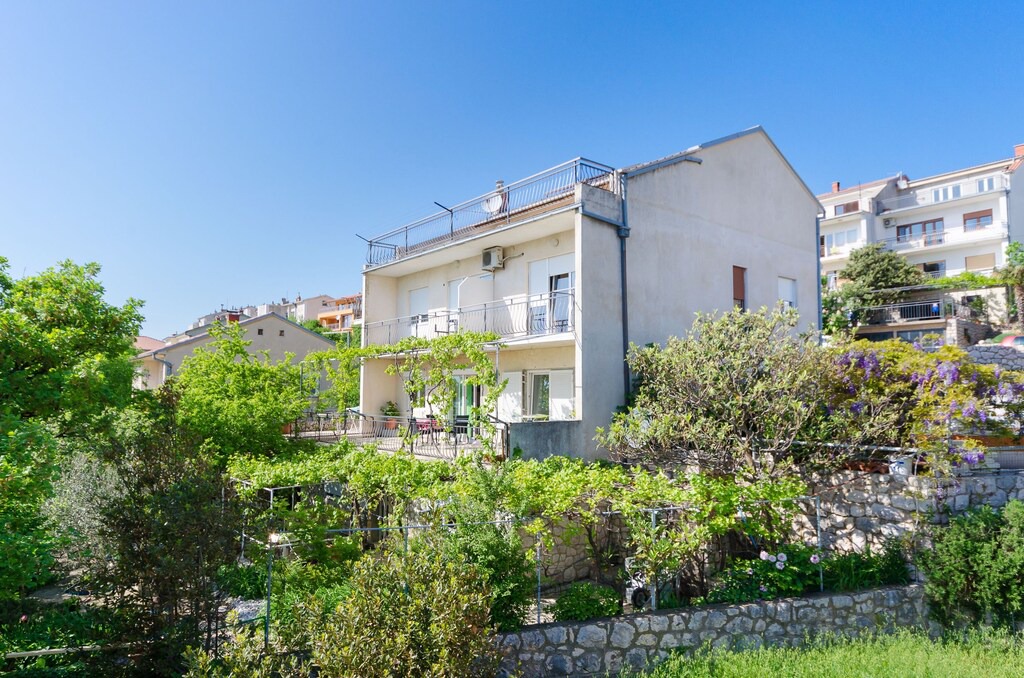 Novi Vinodolski Apartment | Ferienwohnungen und Zimmer Drazen (86521-A3) in Novi Vinodolski (Crikvenica)