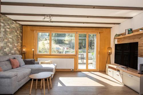 Adelboden Apartment | Ferienwohnung am Bach