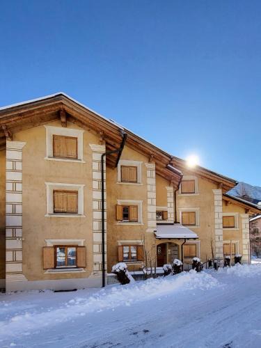 Zuoz Apartment | Ferienwohnung Engadin Barbey