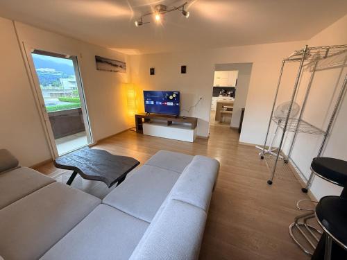 Thun Apartment | Ferienwohnung Winterzeit Thunersee&Mountainview