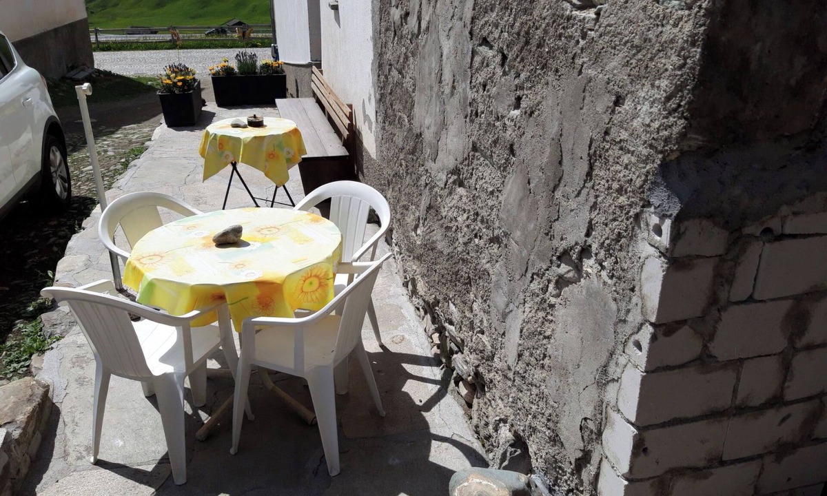 Nufenen Apartment | Ferienwohnungen im Schloss, (Nufenen). by Interhome