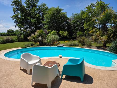 Viozan House | Ferme équerre 12 personnes avec piscine
