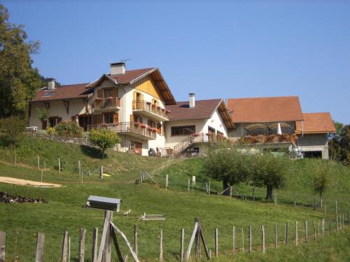 Allevard Bed & Breakfast | Ferme Auberge du Bessard