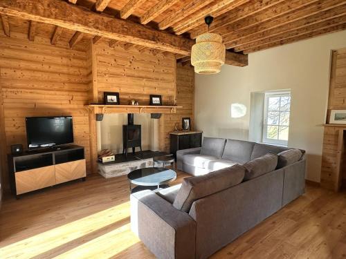 Heches Ski Chalet | Ferme de montagne fraichement rénovée