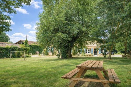 Beaumont-de-Lomagne Bed & Breakfast | Ferme du Grand Breton - Chambres et Table d'hôtes