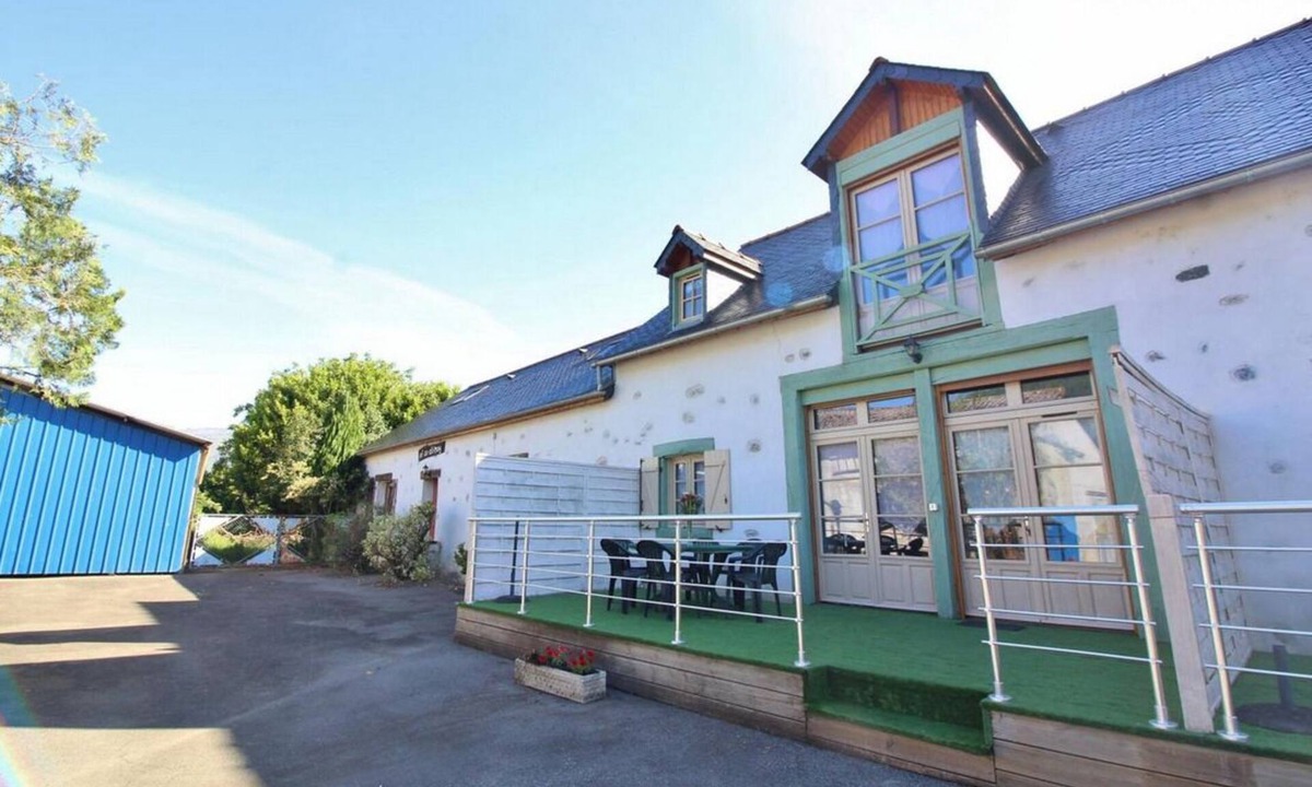 Lau-Balagnas House | Ferme et so de may