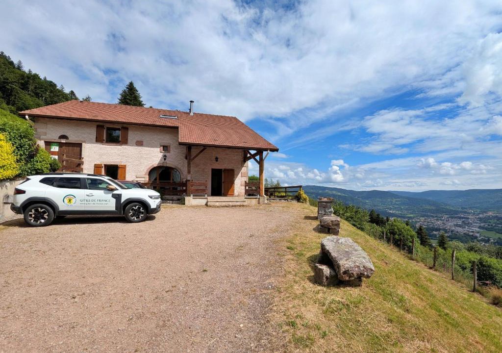 Vagney House | Ferme Vosgienne Rénovée avec Confort et Nature pour 7 Pers, WiFi, Animaux Bienvenus - FR-1-589-190