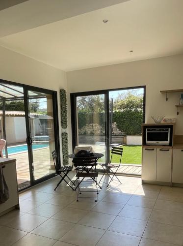 Malemort-du-Comtat House | Fermer