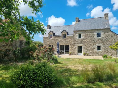 Plounevez-Lochrist House | fermette