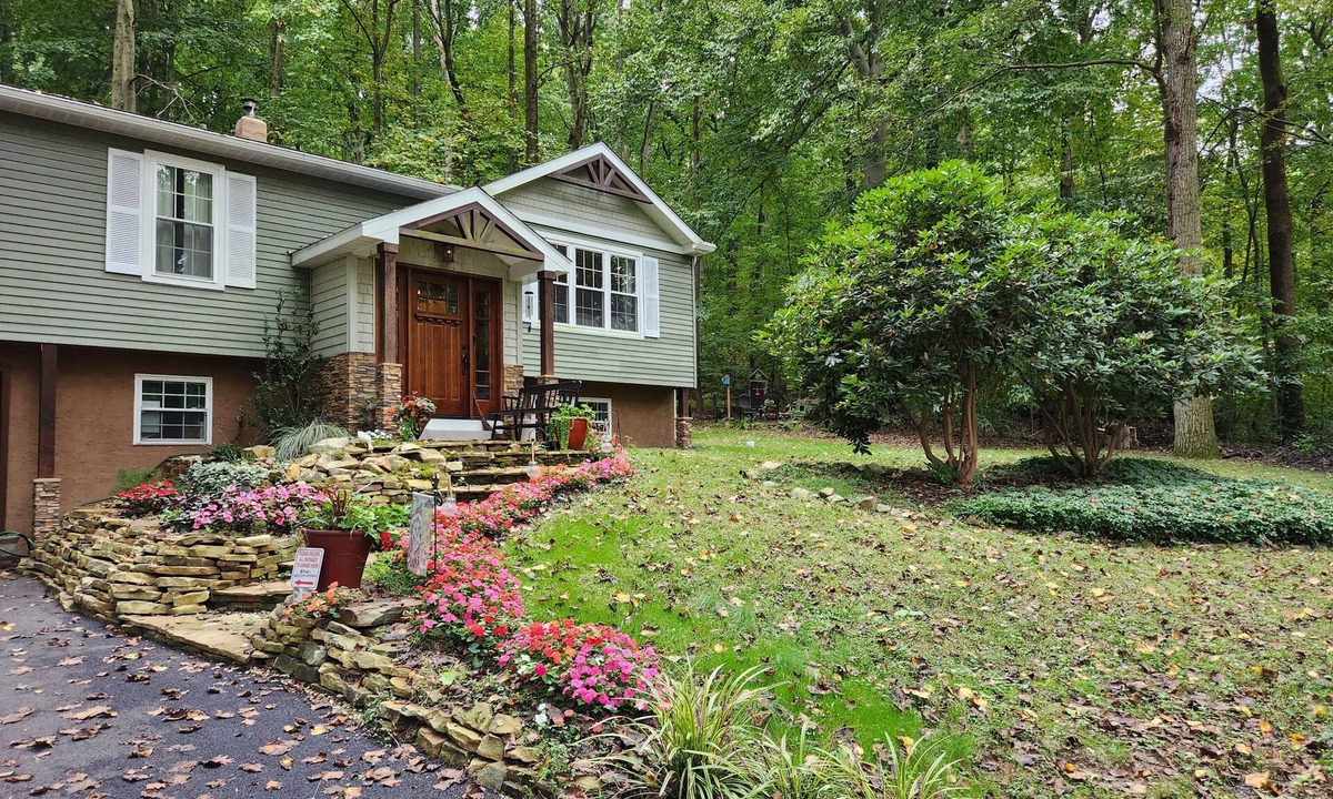 Suplee House | Fern House: Your Quiet Escape in the Woods