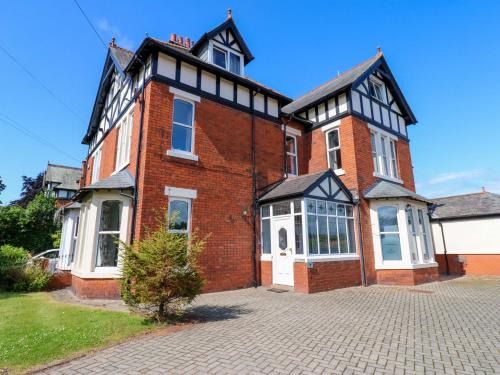 Carlisle House | Fern Lee