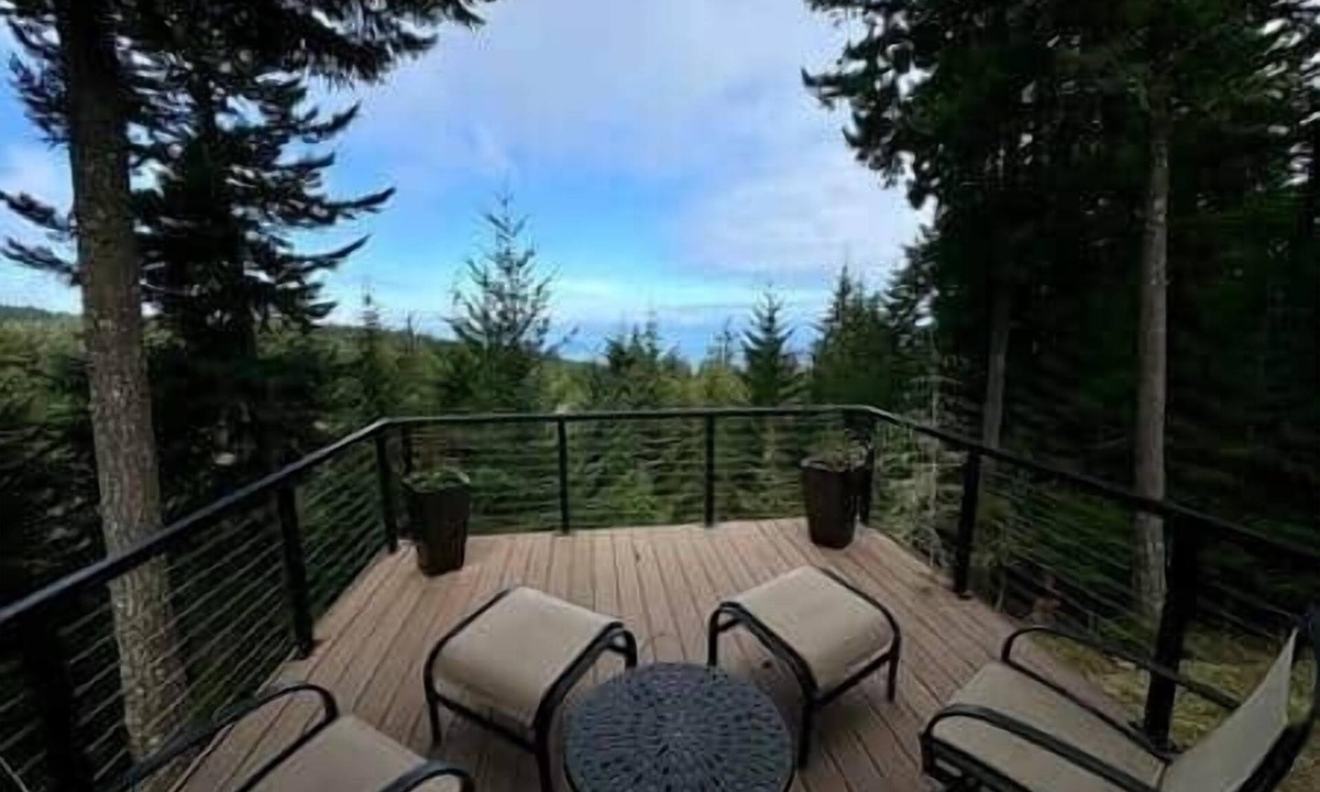 Olga House | Fern Ridge - Stunning Views!