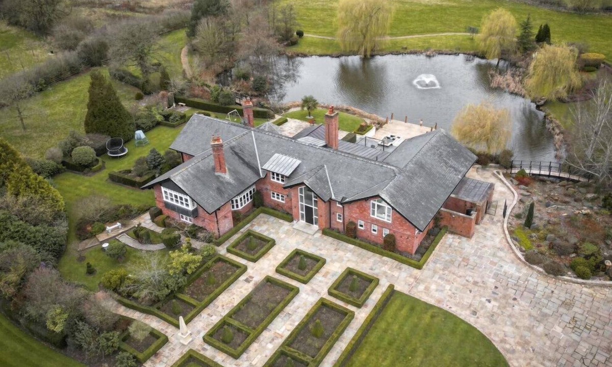 Knutsford House | Fernside Stunning Home in Cheshire