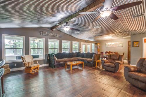 Ferriday House | Ferriday Lakehouse w/Private Dock, Deck, & Yard!