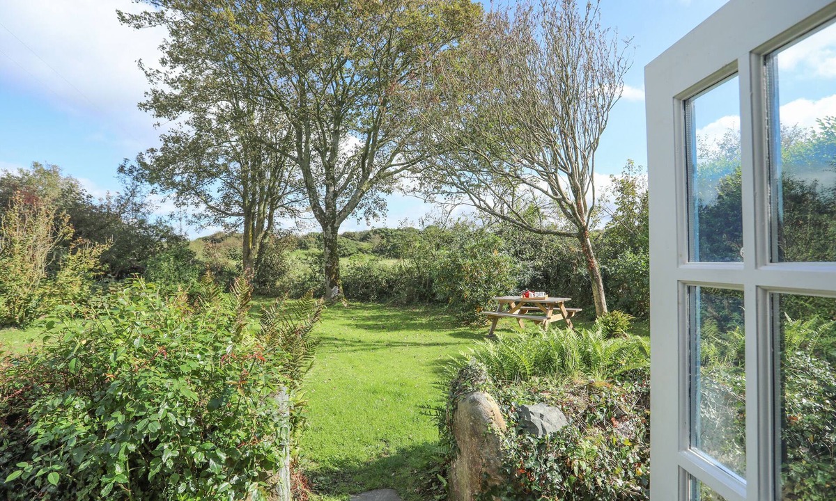 Bodorgan Cottage | Ffrwd Cottage