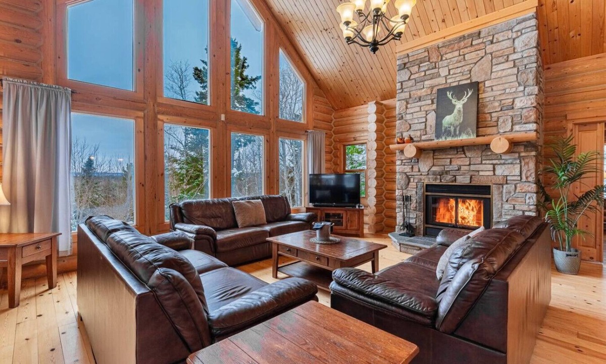 Fiddler Lake Resort Ski Chalet | Fiddler Lake Resort - Deer 90