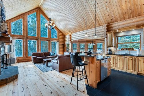 Fiddler Lake Resort Ski Chalet | Fiddler Lake Resort - Deer 76
