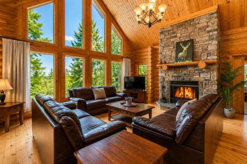 Fiddler Lake Resort Ski Chalet | Fiddler Lake Resort - Deer 90