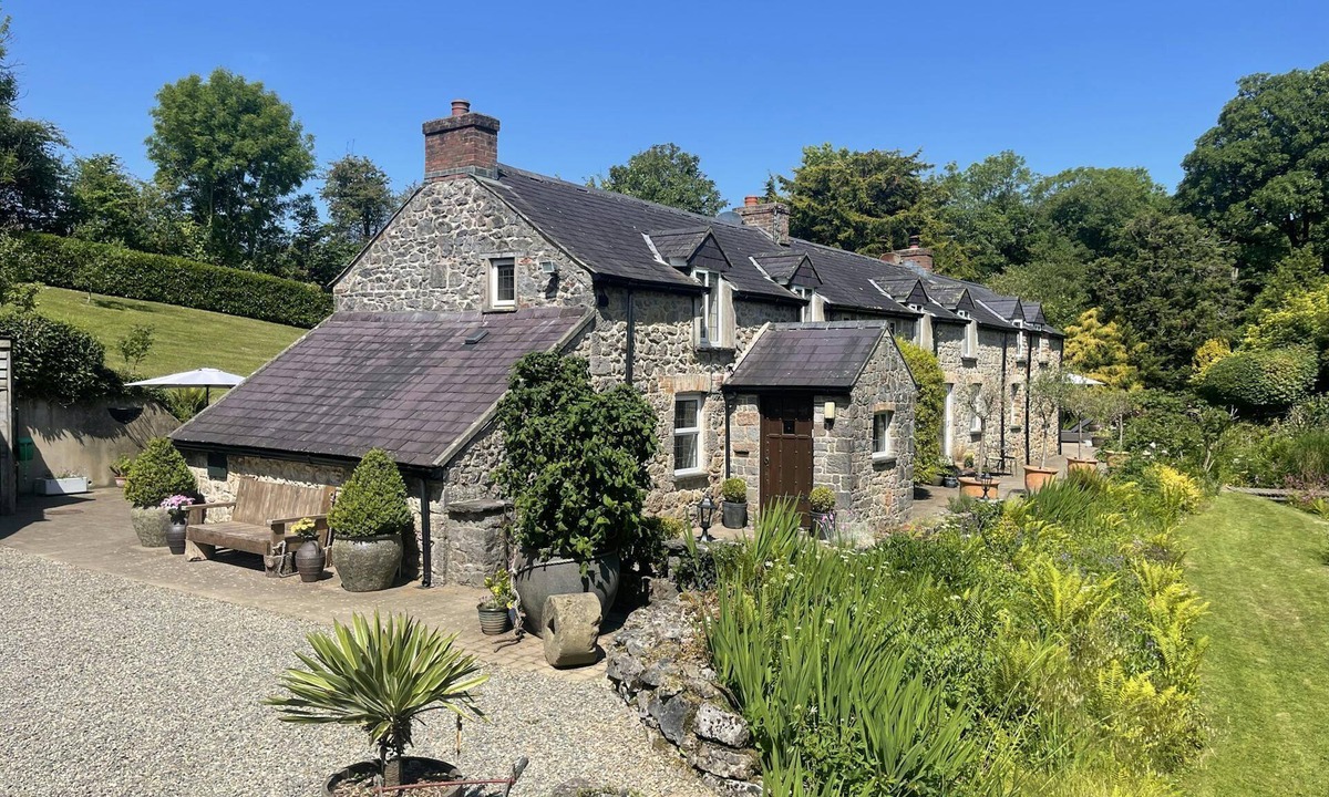 St. Florence Cottage | Fiddlers Green Cottage, Tenby
