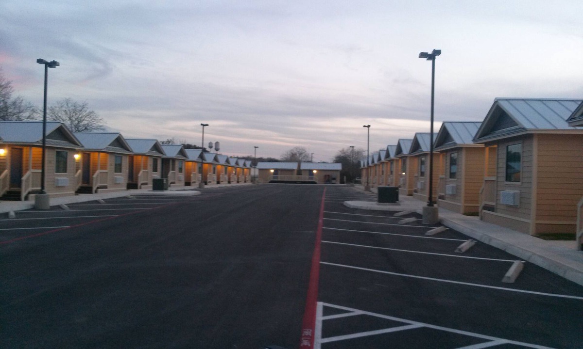 Kenedy Hotel | FieldHouse Inn