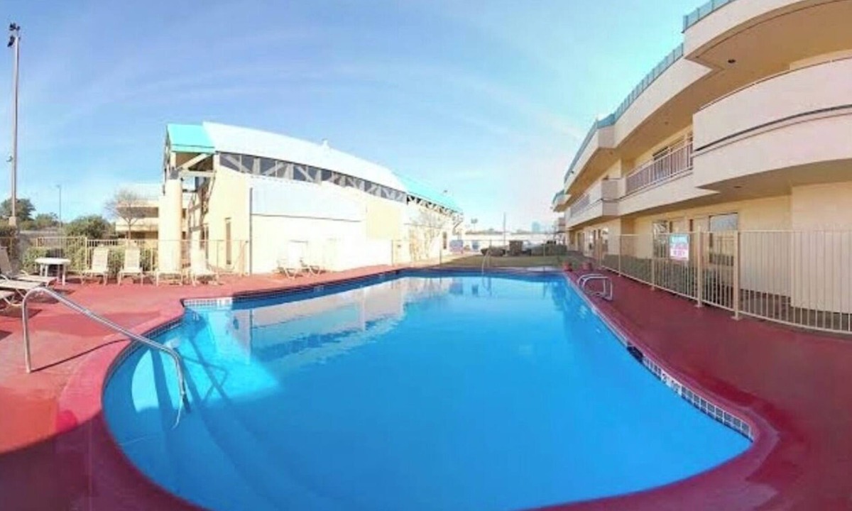Wetmore Hotel | Fiesta Inn & Suites Medical Center I-10