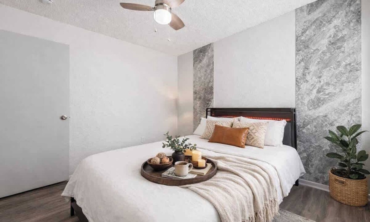 Central Arlington Apartment | FIFA 2026 8min Walk to AT&T 2BR