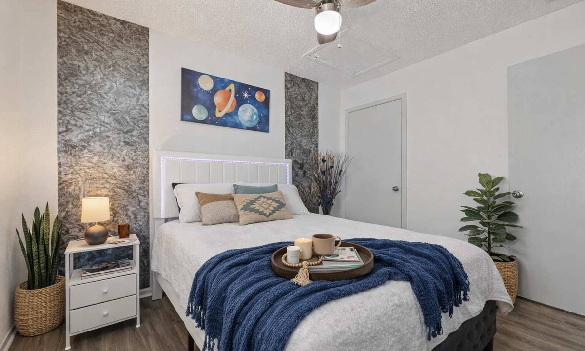 Central Arlington Apartment | FIFA 2026 Walk to AT&T 2BR Free Parking
