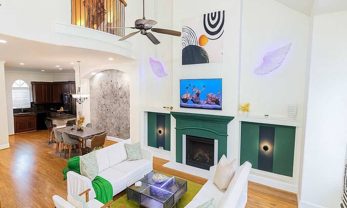 Woodlake - Briar Meadow House | FIFA Central Near Galleria | Private Pool + Garage
