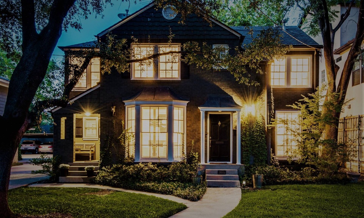 Oak Lawn House | FIFA CONVENIENT! AMERICAN AIRLINES 2M,DALLAS STADIUM 18M,FAIR PARK 3.4M,SMU 1.2M