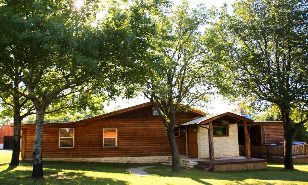 Justin House | FIFA fans, Beautiful Ranch Near DFW, Perfect for Large Groups