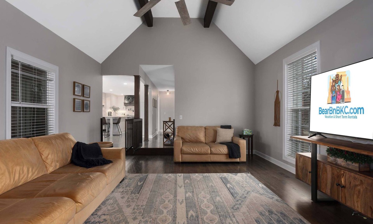 Shawnee House | FIFA FANS: Home with Pool, Firepit, 4 BEDS