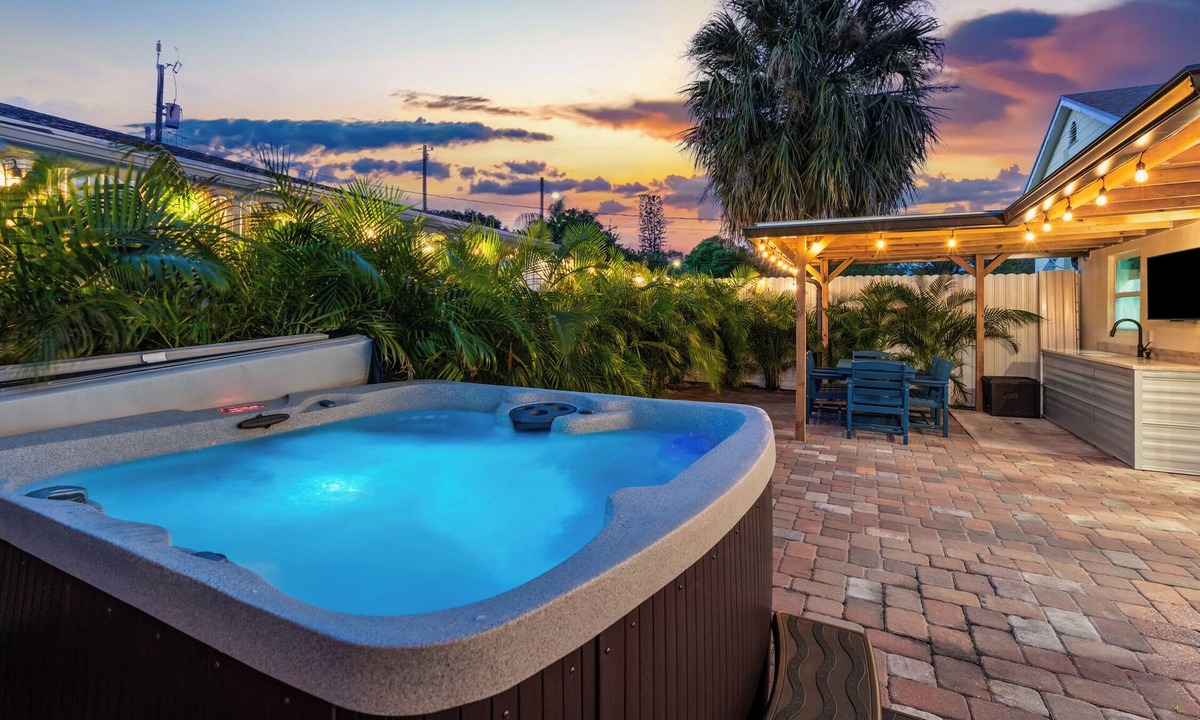 Mango Groves House | FIFA! Spa Oasis Sauna Hot Tub Cold Plunge