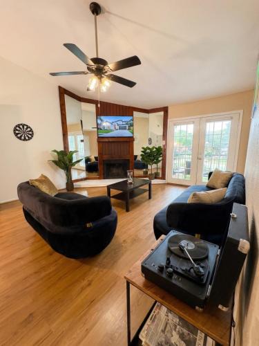 Westchase Apartment | FIFA WORLD CUP 2bd 2ba Cozy Vintage Escape Fireplace & Balcony