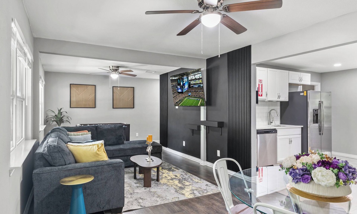Euless House | FIFA WORLD CUP - BEST LOCATION