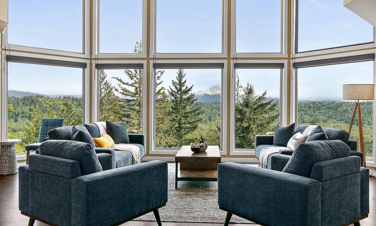 Auburn House | FIFA World Cup * Experience Mt. Rainier Majesty
