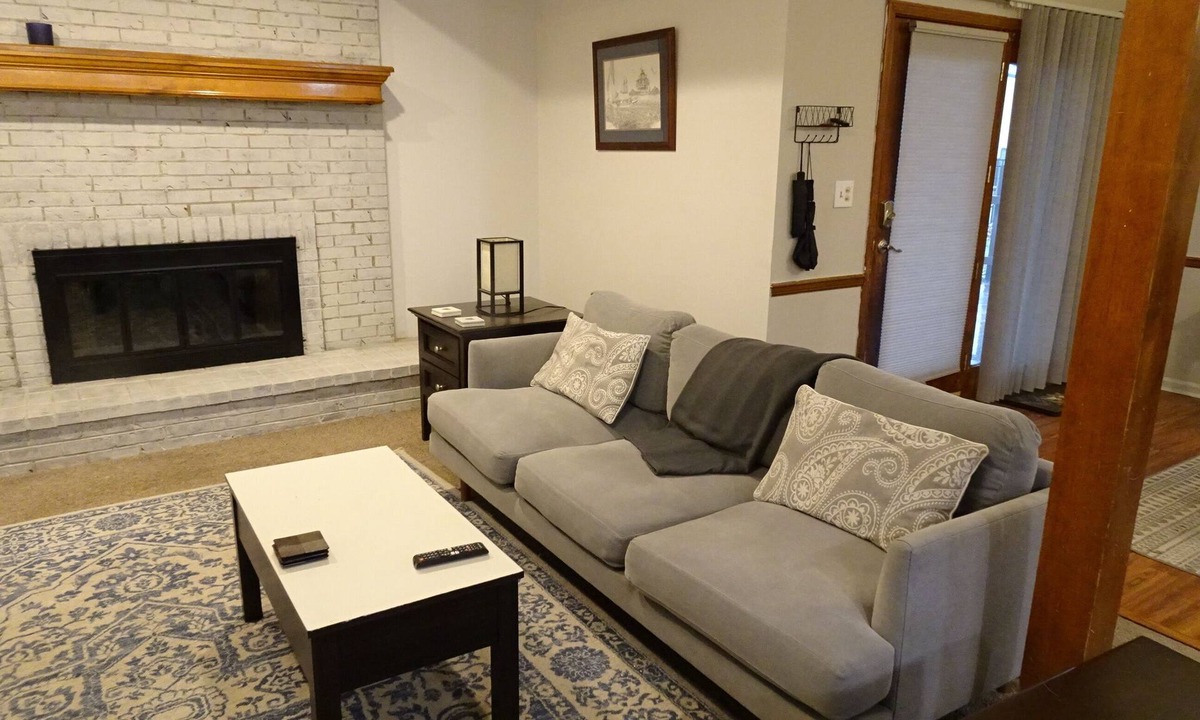 Lenexa Apartment | FIFA World Cup - Spacious 1-bedroom patio apartment in charming Overland Park.